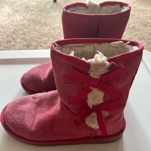 Pink Kids Size 4 Koolaburra by Ugg. Used condition.
